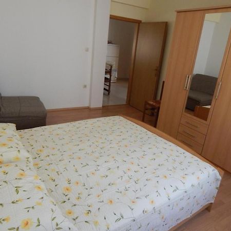 Apartments Zoki - Great Location Close To The Sea Vis Zewnętrze zdjęcie