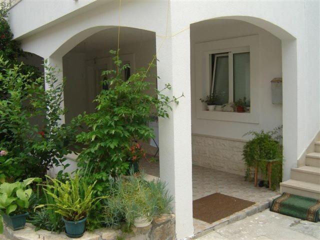 Apartments Zoki - Great Location Close To The Sea Vis Zewnętrze zdjęcie